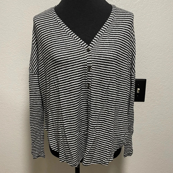 Forever 21 Lightweight Pinstriped Button Up V-Neck Cardigan Size Small - Picture 1 of 6